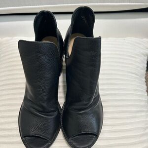 Chinese Laundry heels size 6.5